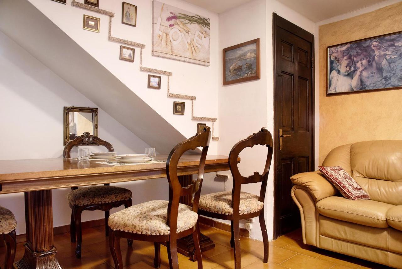Casa Flora Apartment Porto Ceresio Exterior photo